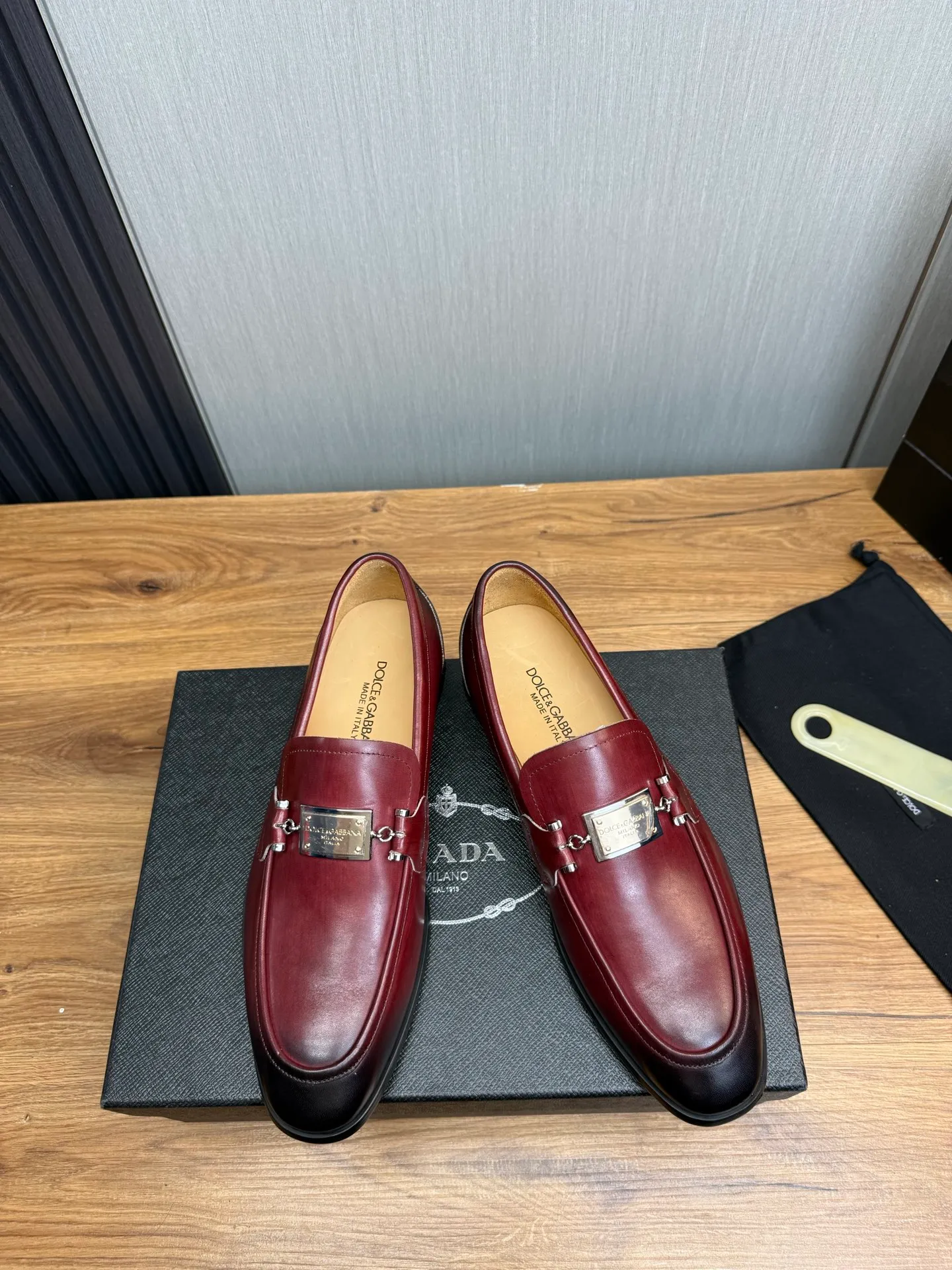 Factory price 520💰 Dolce&G .DG men's loafers👞 Classic and fashionable style, embellished with personalized DG logo. Imported cowhide, open-edge beaded cowhide, cowhide lining, original non-slip and wear-resistant outsole Size: 39-44 (customized at 38.45)